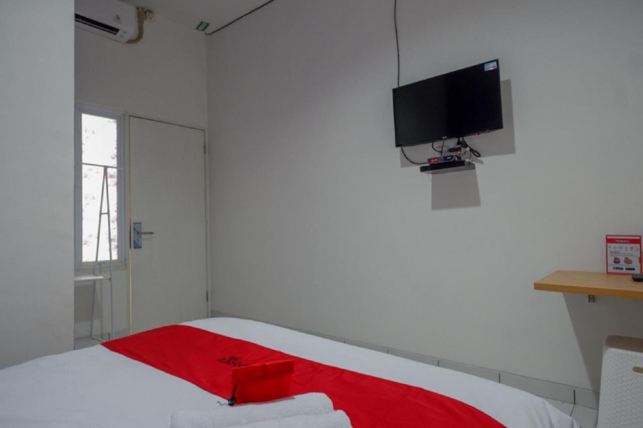Hotel Reddoorz Near Alun Alun Kaliwungu Kendal Brangsong Exterior foto